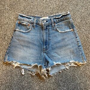 Abercrombie & Fitch The Cutoff Short High Rise Curve Love size 0 or 25